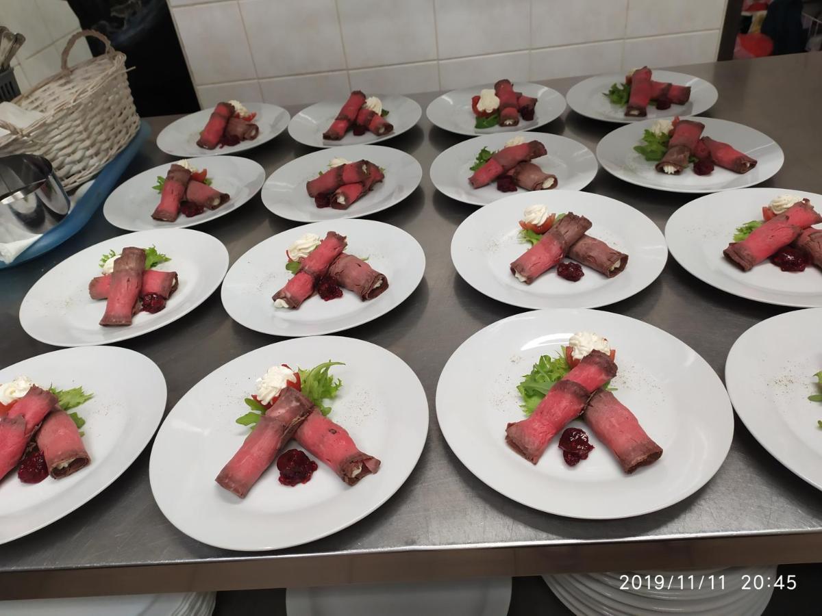 Penzion A Restaurace Nad Hradem Křivoklát Εξωτερικό φωτογραφία