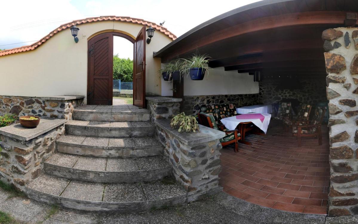 Penzion A Restaurace Nad Hradem Křivoklát Εξωτερικό φωτογραφία