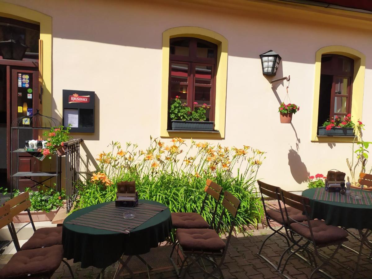 Penzion A Restaurace Nad Hradem Křivoklát Εξωτερικό φωτογραφία