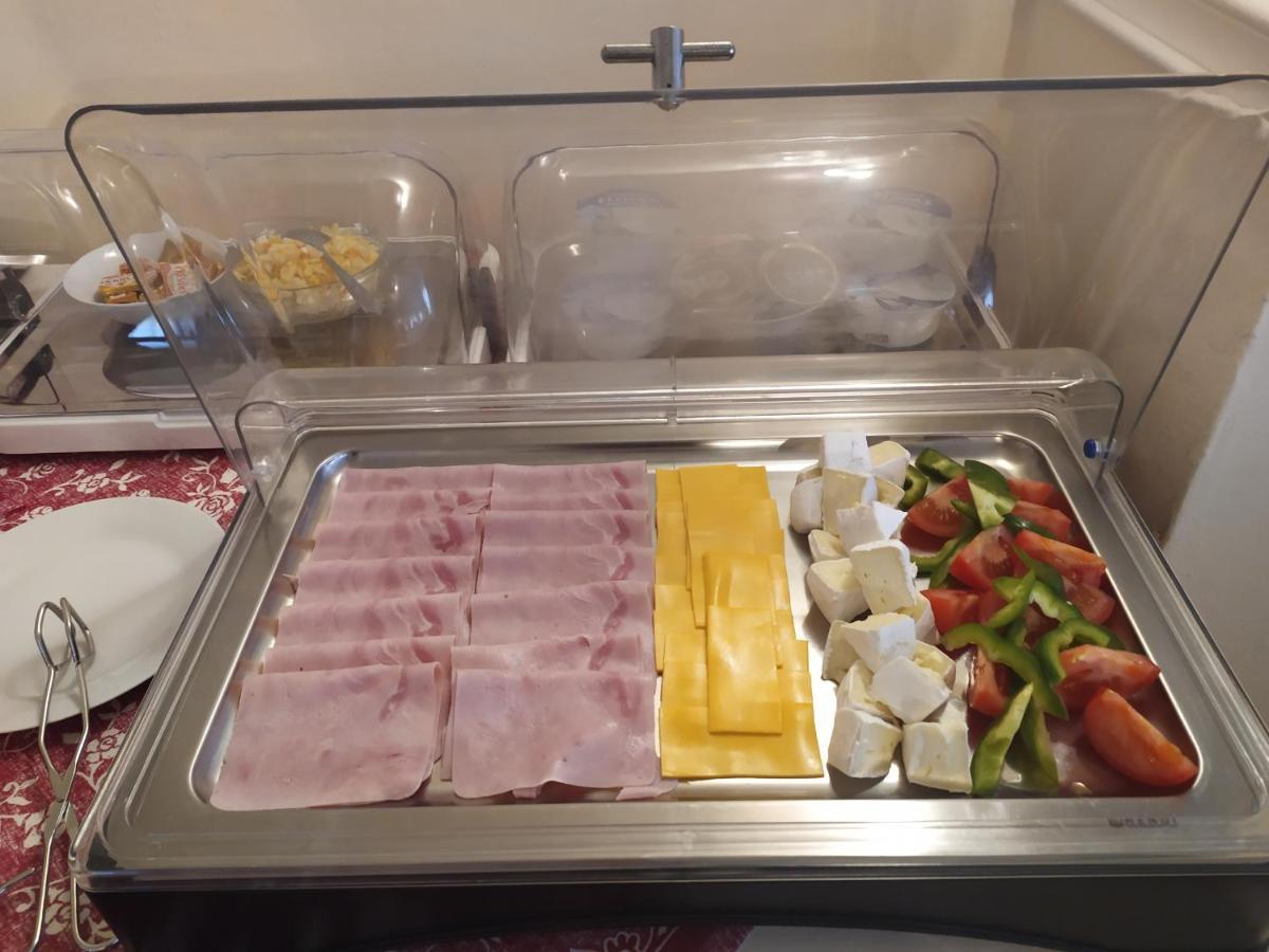 Penzion A Restaurace Nad Hradem Křivoklát Εξωτερικό φωτογραφία