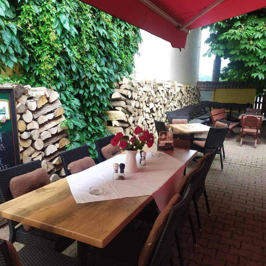 Penzion A Restaurace Nad Hradem Křivoklát Εξωτερικό φωτογραφία