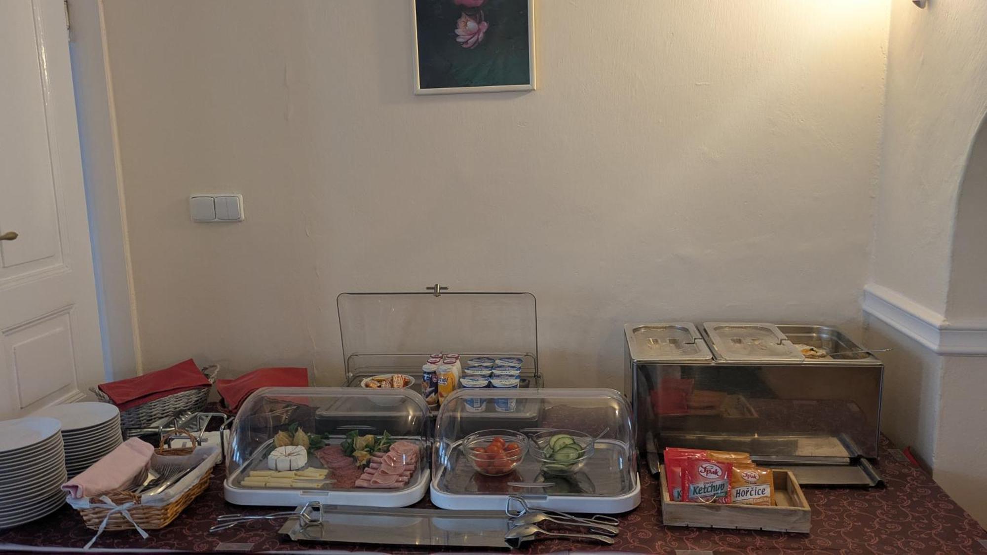 Penzion A Restaurace Nad Hradem Křivoklát Εξωτερικό φωτογραφία