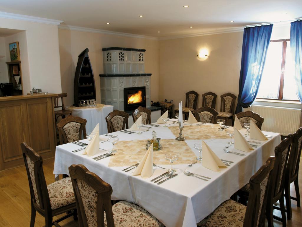 Penzion A Restaurace Nad Hradem Křivoklát Εξωτερικό φωτογραφία