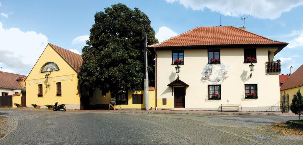 Penzion A Restaurace Nad Hradem Křivoklát Εξωτερικό φωτογραφία