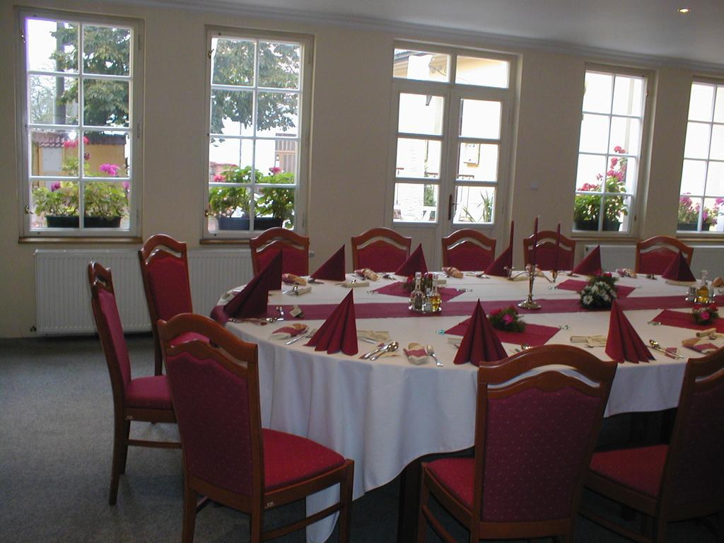 Penzion A Restaurace Nad Hradem Křivoklát Εξωτερικό φωτογραφία