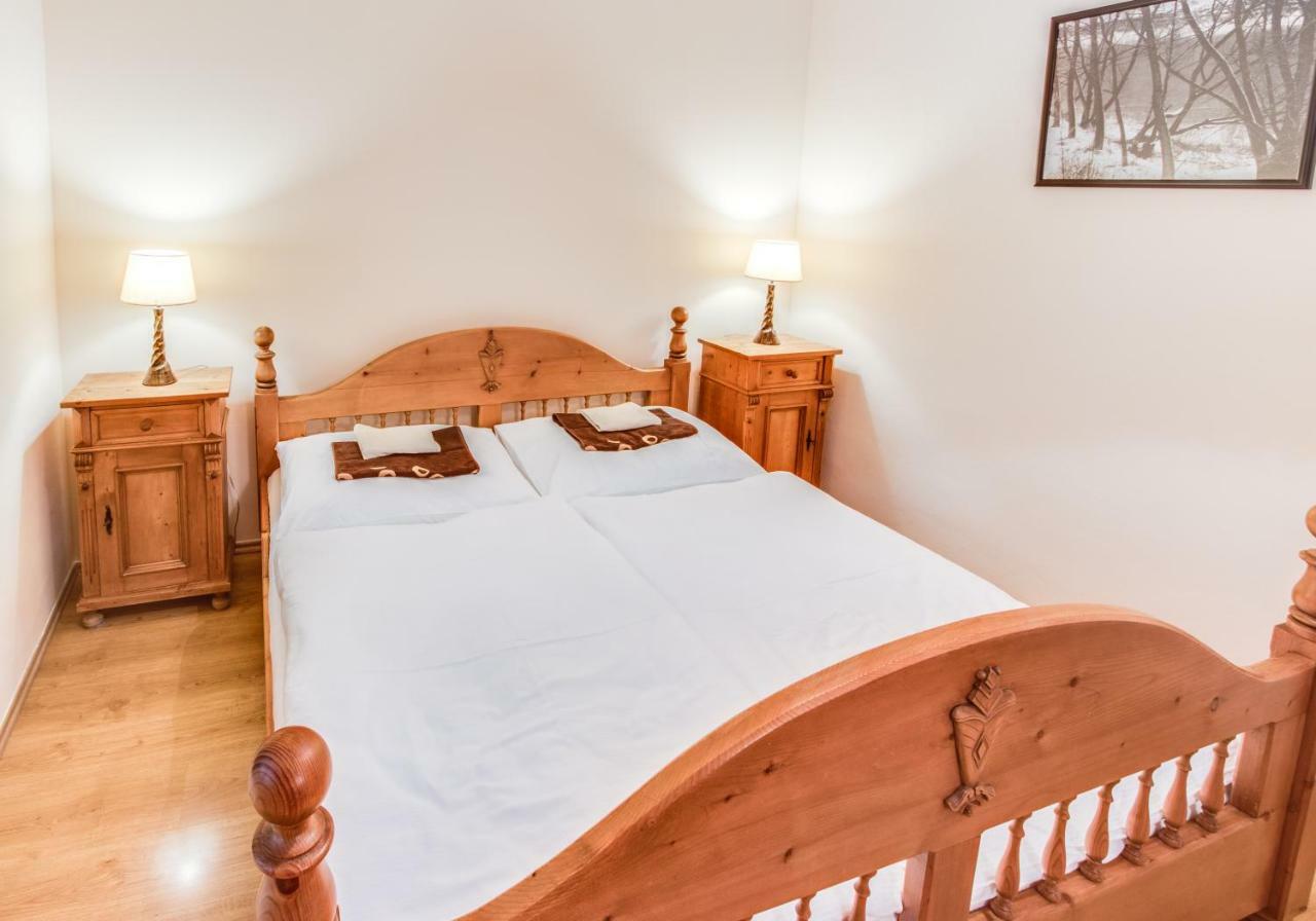 Penzion A Restaurace Nad Hradem Křivoklát Εξωτερικό φωτογραφία