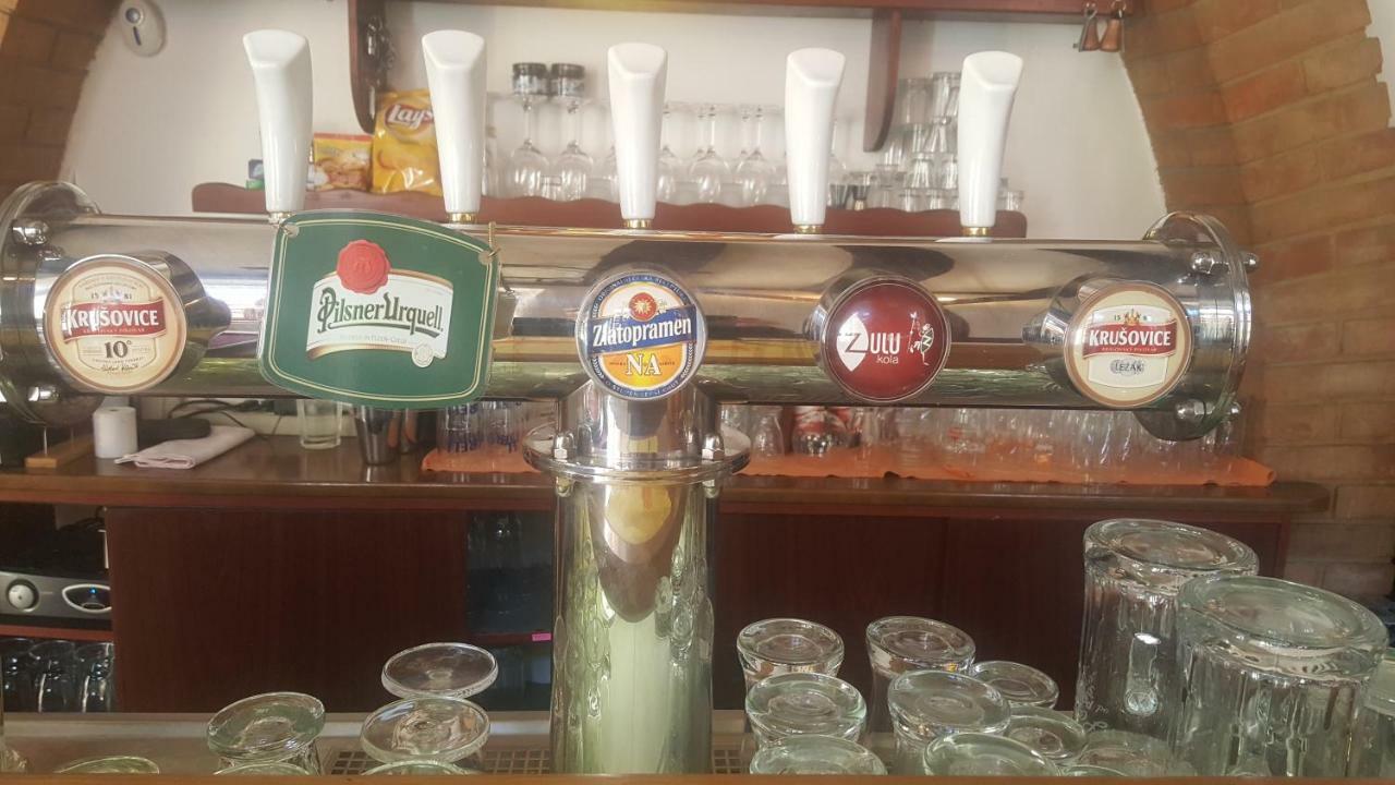 Penzion A Restaurace Nad Hradem Křivoklát Εξωτερικό φωτογραφία